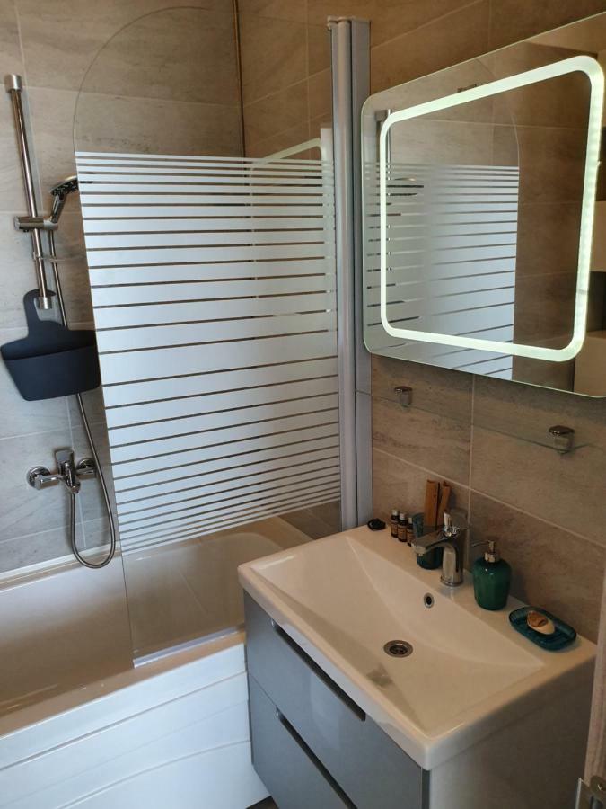 Relax Inn Apartment ナボダリ エクステリア 写真